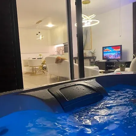 Luxury House With Jacuzzi And Sauna Casa de Férias