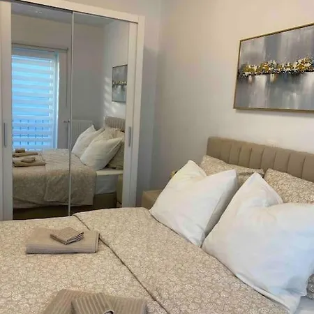Luxury House With Jacuzzi And Sauna Casa de Férias Ostend